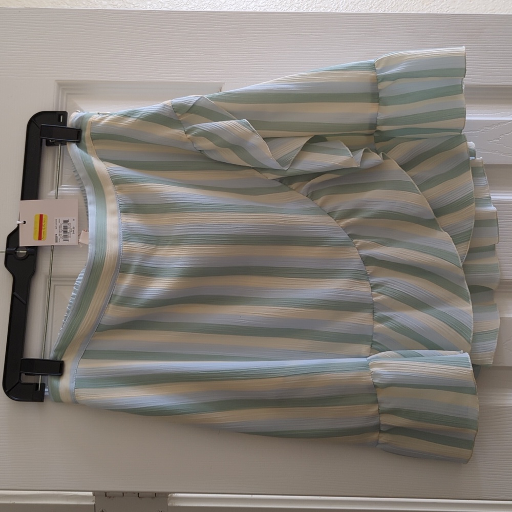 Ruffled.Women's skirt. -Gently worn